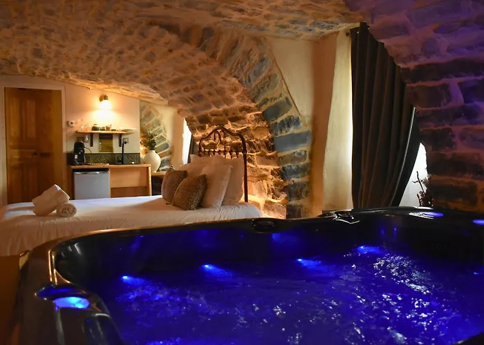 Insolite Avec Jacuzzi Privatif